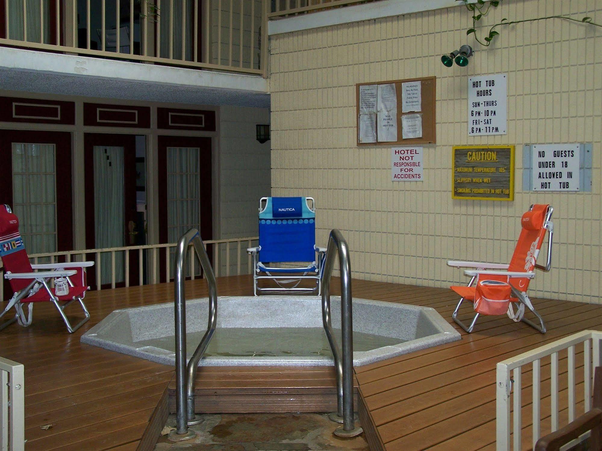Seasons Inn And Suites Fort Smith Eksteriør billede